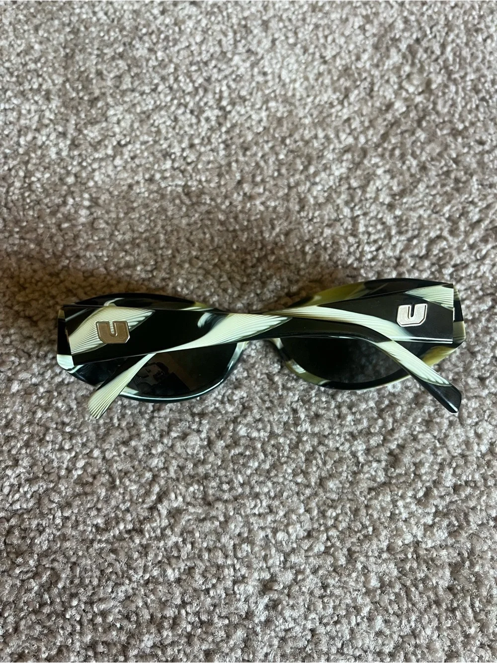 VTG 00’s / Y2K Unofficial Eyewear Wrap Around Women’s Sunglasses